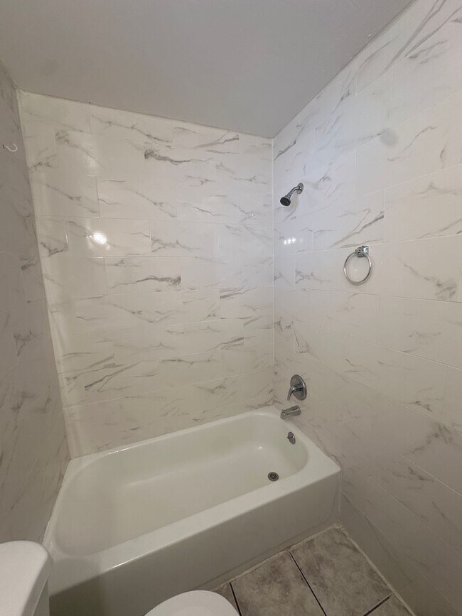 Building Photo - 7827 NW 39th Ct