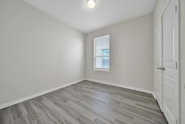 Building Photo - 2619 Skyview Silver Dr