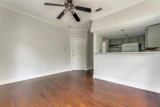 Building Photo - 210 S Rosemont Ave