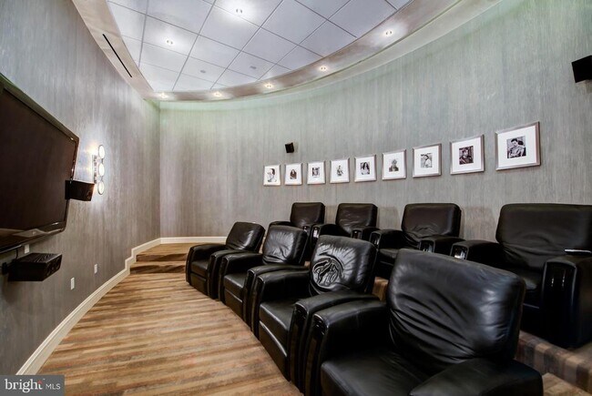 Building Photo - 1881 N Nash St