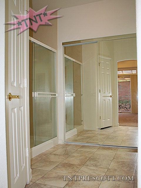 Building Photo - Home in Oaks of the Ranch HOA ~ COMP HOLD