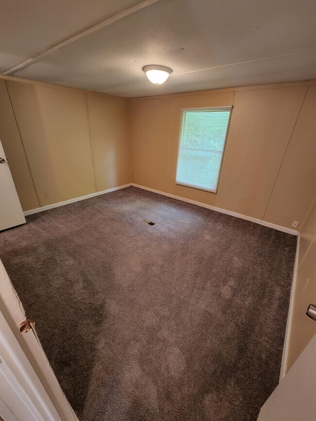 Building Photo - 9500 Hausmond Way