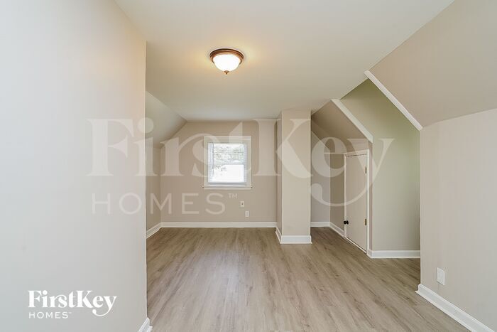 Building Photo - 2423 Paddock Dr
