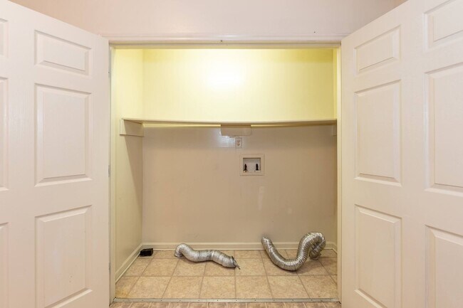 Building Photo - Kittrell Duplex 2