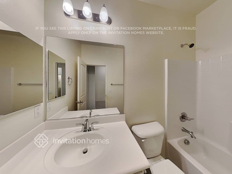 Building Photo - 17649 W Via De Luna Dr