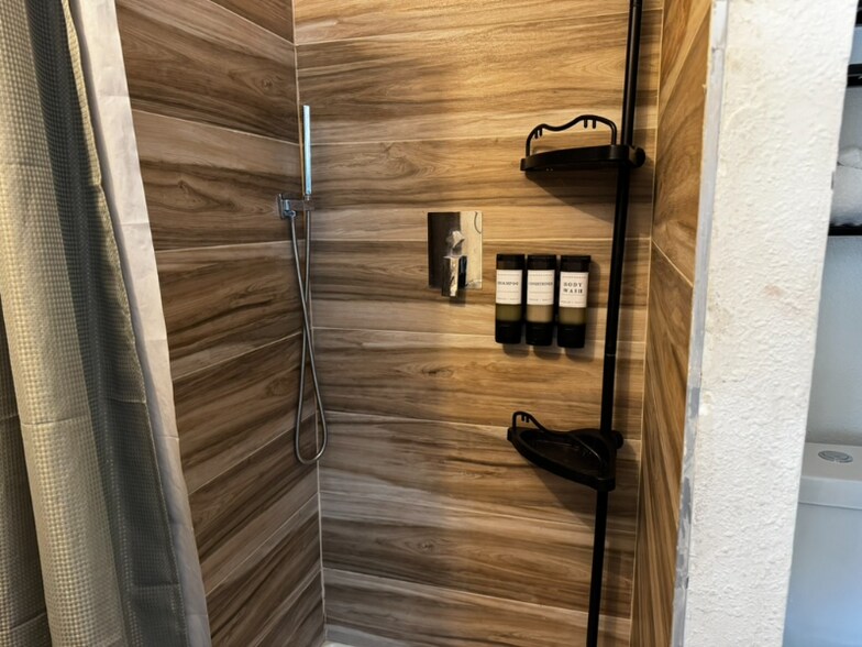 Building Photo - 2120 Kinsington St