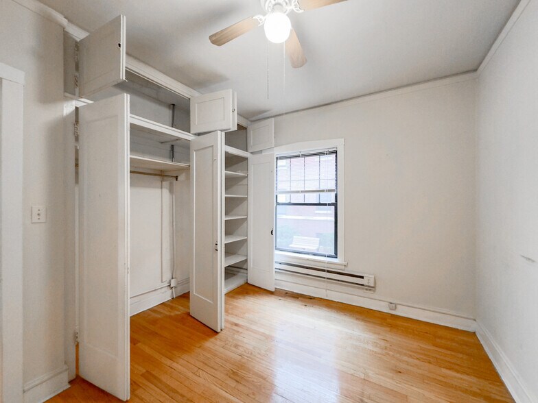 Building Photo - 1238 Oak Ave