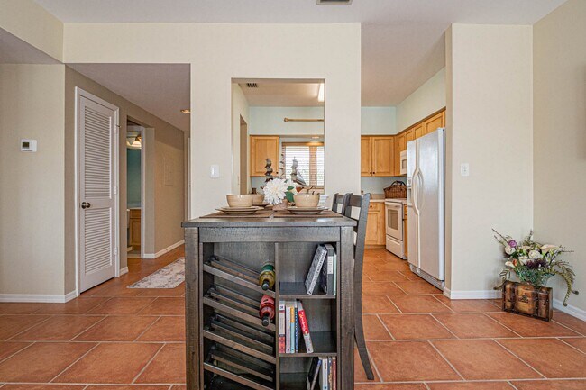 Building Photo - 5060 Harmony Cir