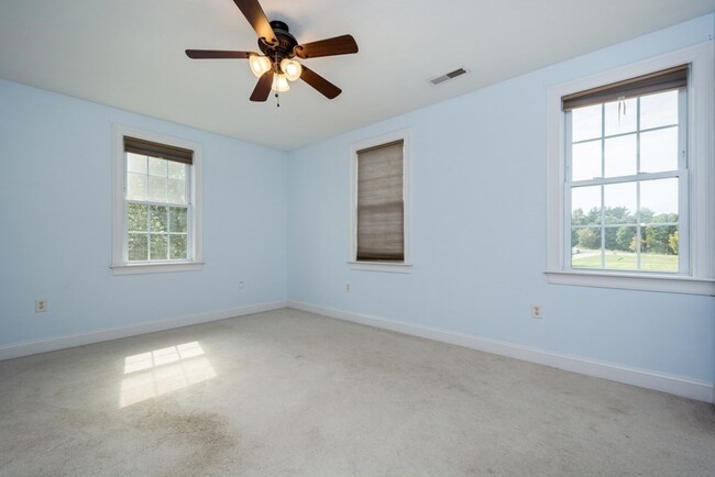 Building Photo - 22 Cortland Dr
