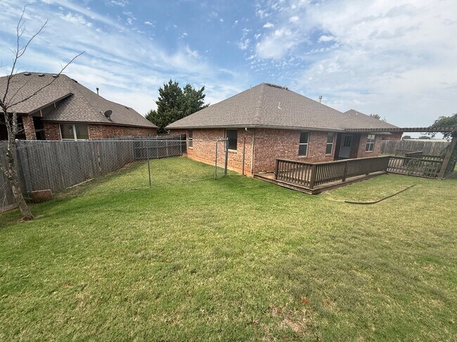 Building Photo - 19132 Cottonwood Ct