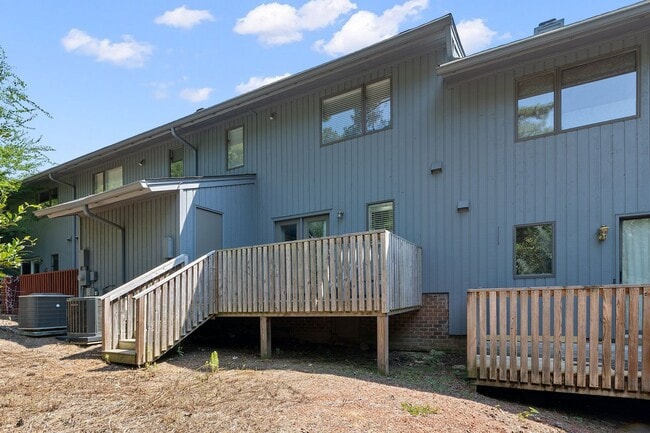 Building Photo - 4362 Hunters Club Dr