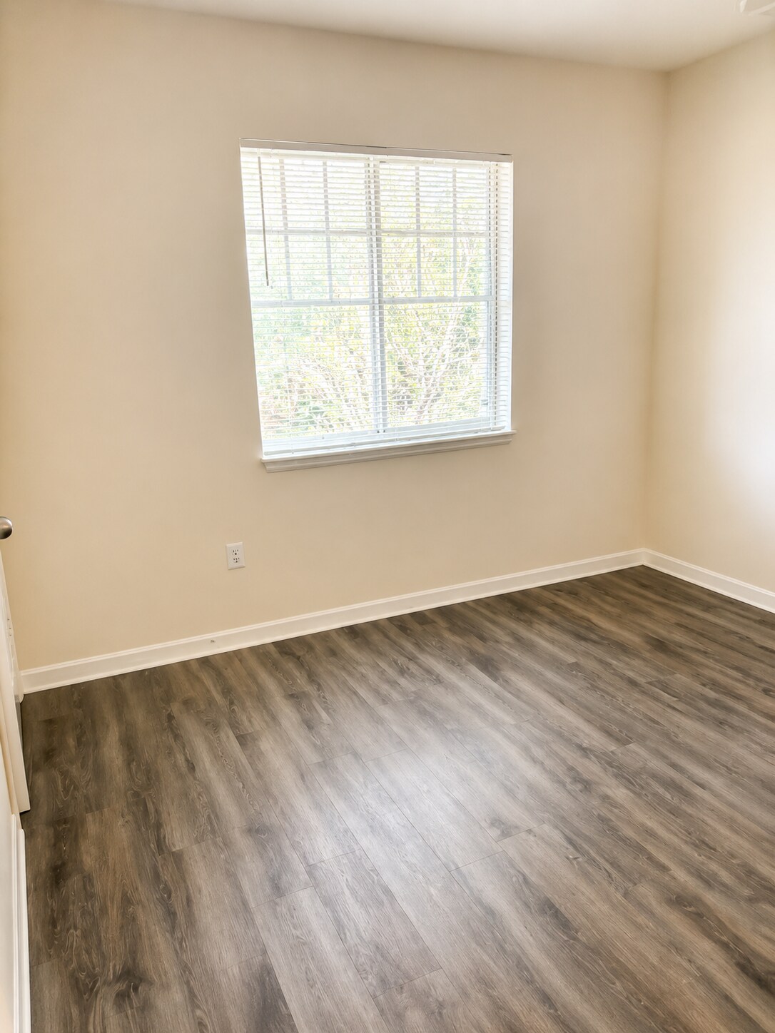 Building Photo - 6533 Emerald Dunes Dr