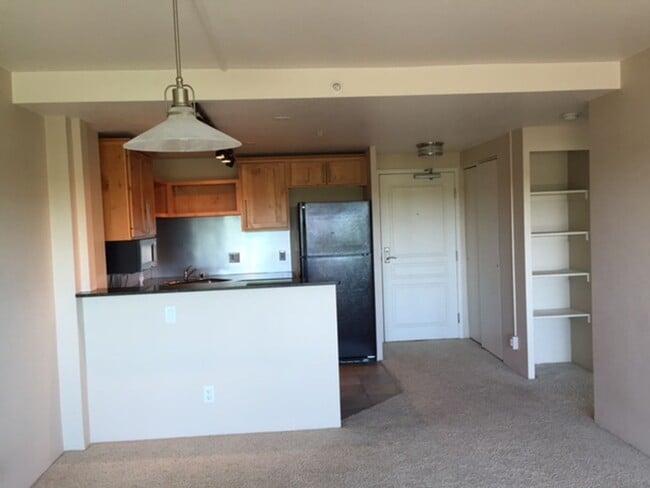 Building Photo - 1 Bedroom at Citywalk Downtown with Utilities Included!!
