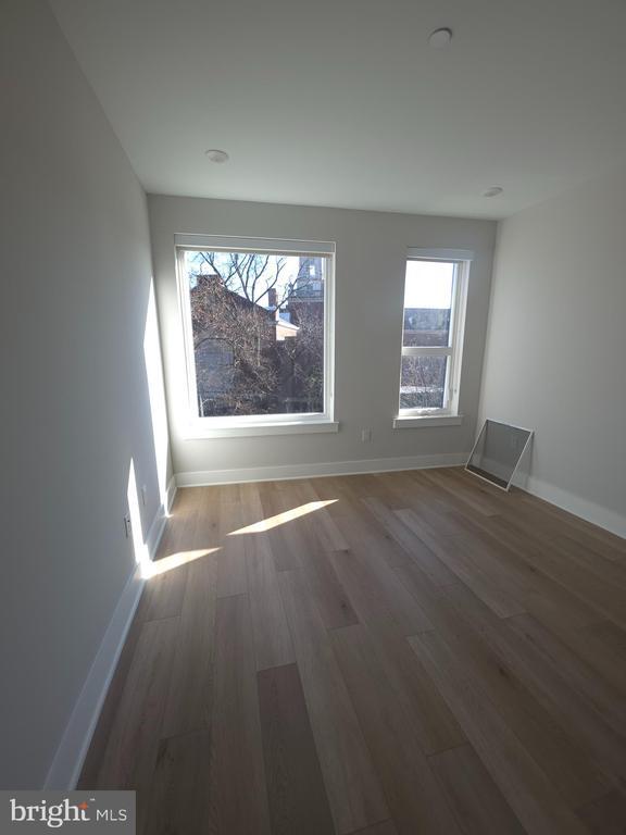 Building Photo - 3503 Midvale Ave