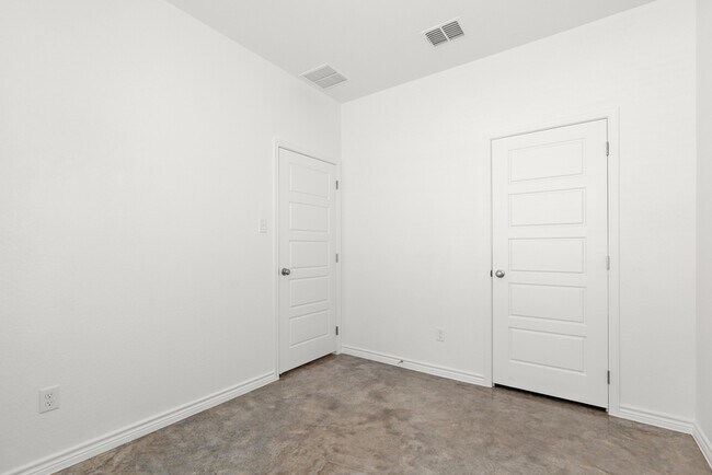 Building Photo - 3800 Pecan Creek Rd