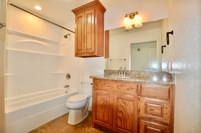 Building Photo - FOR LEASE! Enjoy Quiet Country Living in this Cute 2 BR - 1 BA Brick Home on 1 Acre in Millsap ISD.