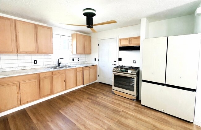 Building Photo - 3007 Wade Ave