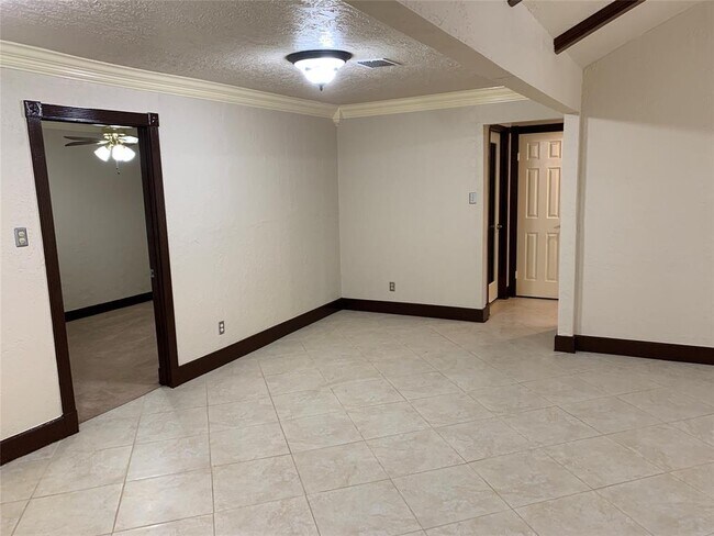 Building Photo - 434 Gentilly Dr