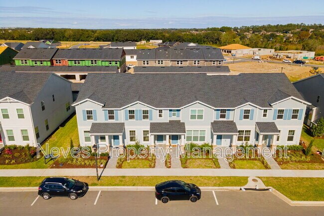 Building Photo - 1601 Pinecliff Dr