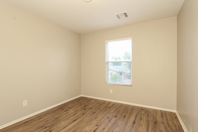 Building Photo - 7000 S Goshawk Dr
