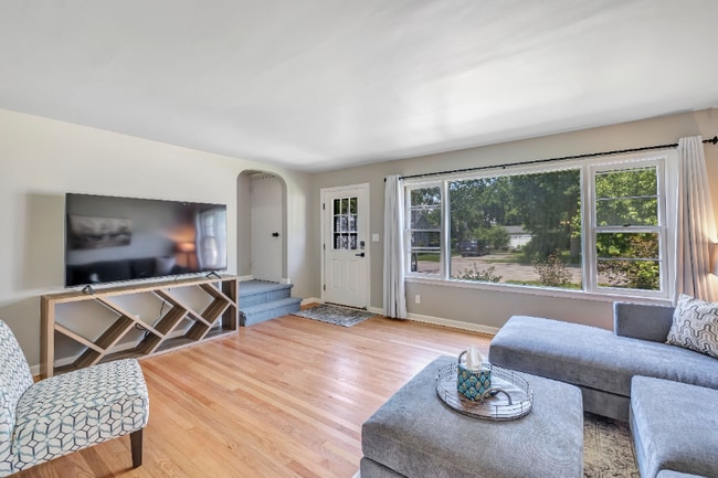 Building Photo - 710 Grignon St