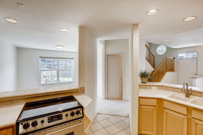 Building Photo - 1 MONTH FREE! Spacious & Light Filled 2-Be...