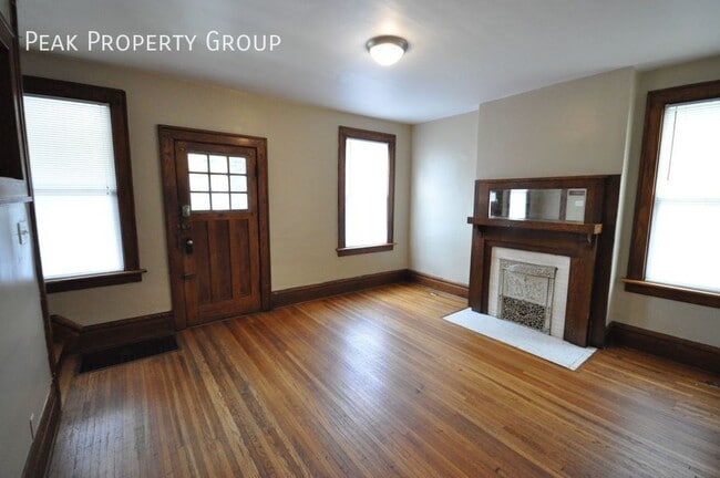 Building Photo - 396 E Northwood Ave