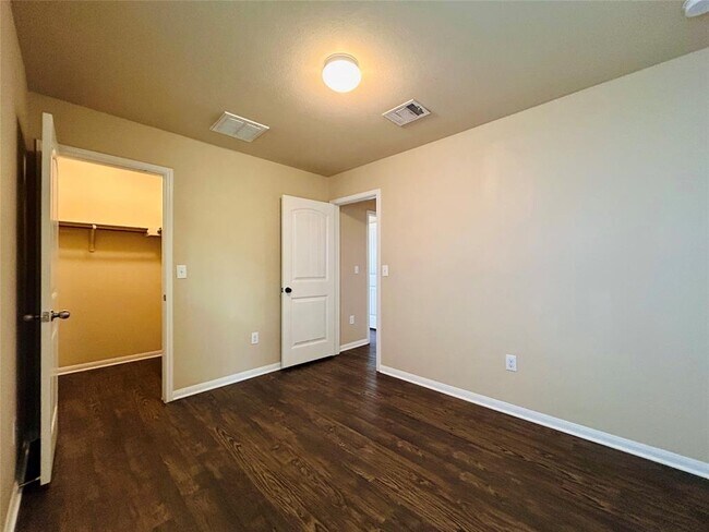 Building Photo - 15205 Wideleaf Cove