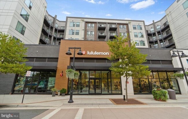 Building Photo - 44848 Tiverton Sq