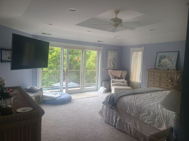 Building Photo - Beautiful West Side Home with Stunning Vie...