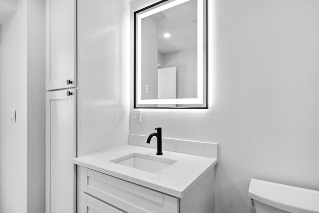 Building Photo - 8 Water St