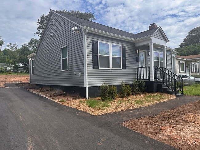 Building Photo - 415 Highland Ave