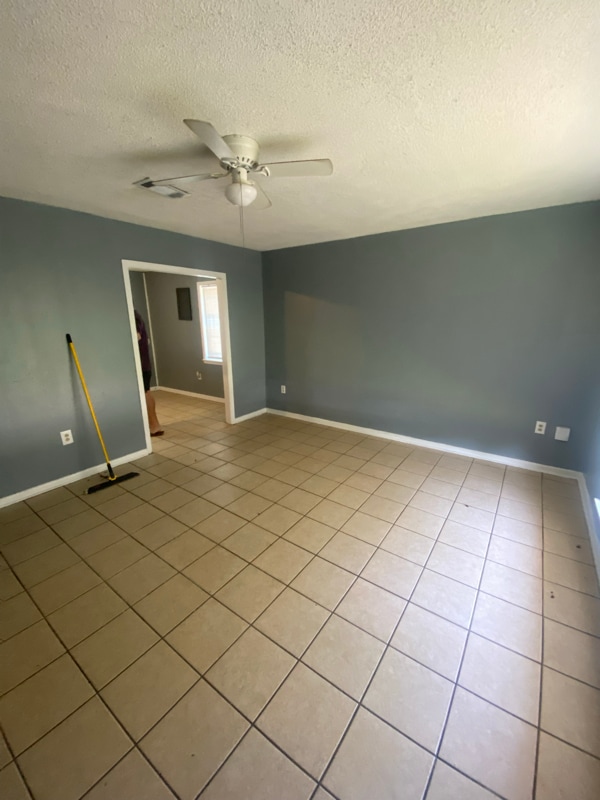 Building Photo - 3918 Monterey Dr