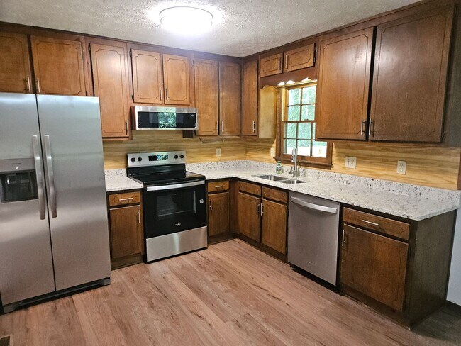 Building Photo - 520 Hardy Cir