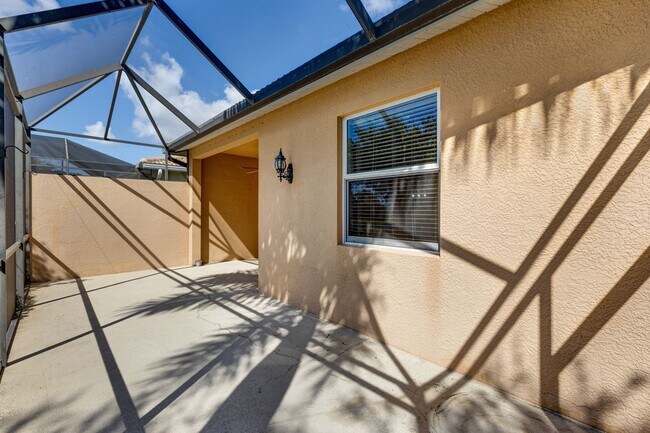 Building Photo - ** TUSCANY COVE ** 2 BED + DEN / 2 BATH / ...