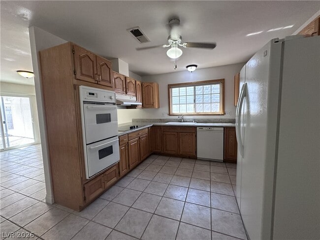 Building Photo - 7213 Roe Ct