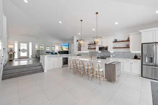 Building Photo - 129 Olympus Way