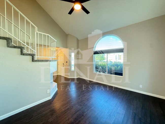 Building Photo - 1114 S Surfside Dr