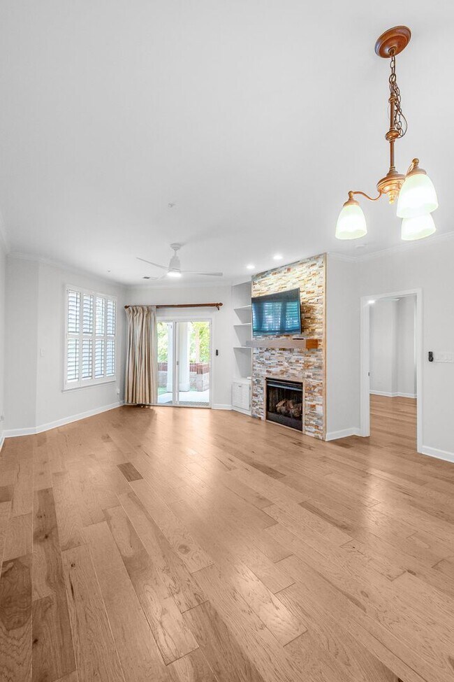 Building Photo - Waterfront Living at Its Finest - Beautifully Remodeled 3BR/2BA, 1st Floor, End Unit Condo on Lak...