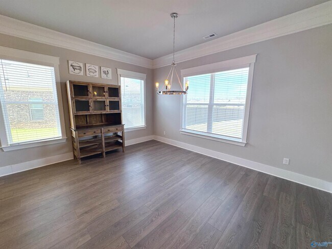 Building Photo - 401 Peach Orch Ln