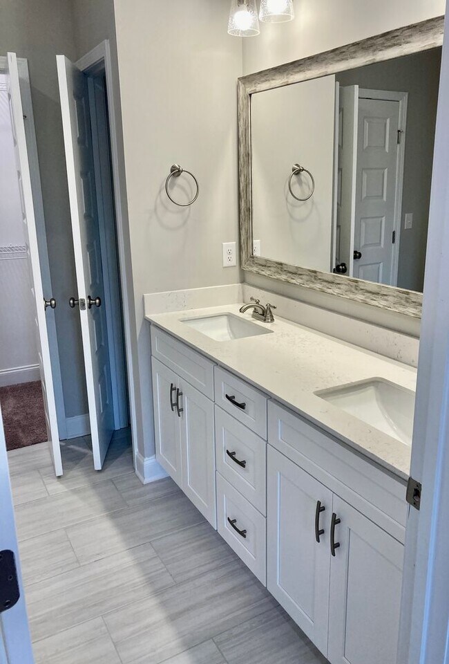 Building Photo - BRAND NEW TOWNHOME IN GROVETOWN GEORGIA