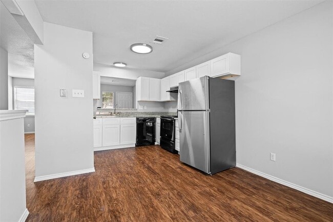 Building Photo - 1806 River Crossing Cir