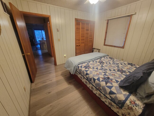 Building Photo - 260 Shuler Dr