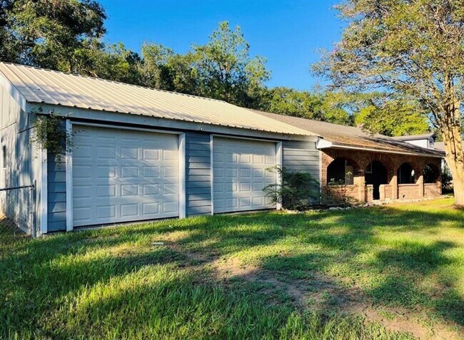 Primary Photo - 142 County Rd 322