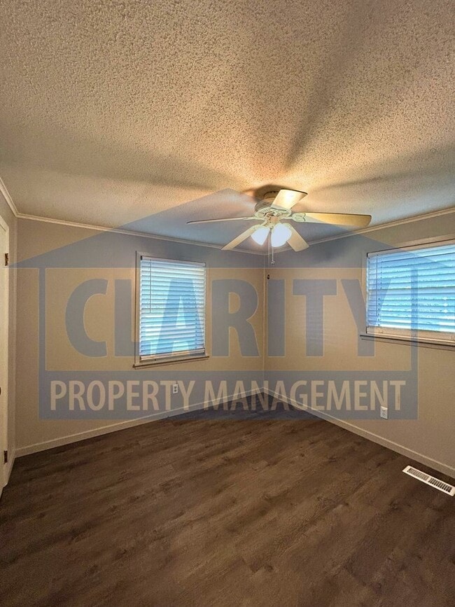 Building Photo - Charming 3-Bedroom, 1-Bath Home with Bonus...