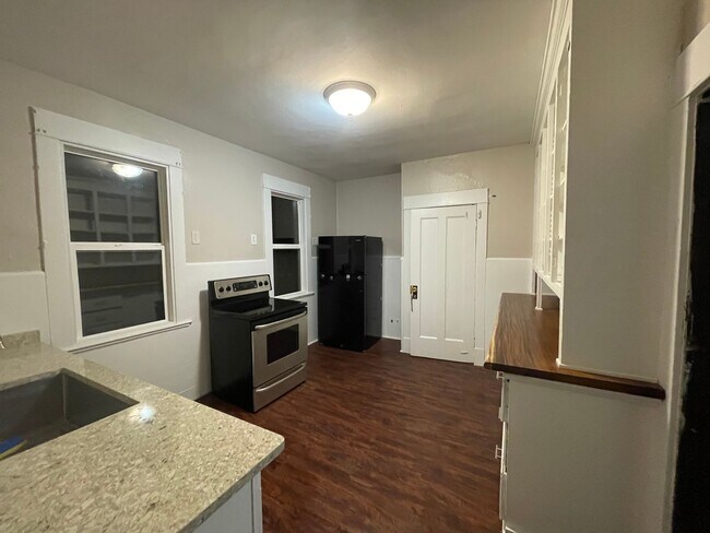 Building Photo - 260 Humboldt Pkwy
