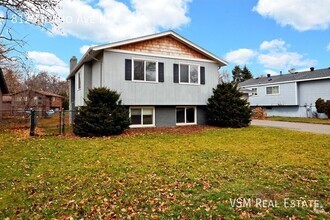 Building Photo - 50% Off January Rent! Modern 4-Bed Home wi...