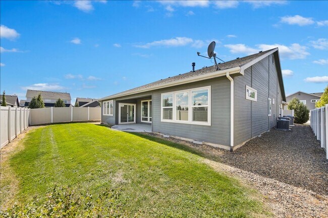 Building Photo - 18516 Smiley Peak Ave