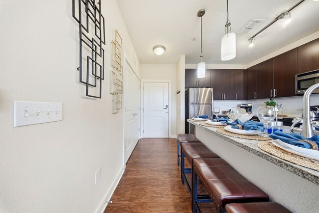 Building Photo - 1702 W Cleveland St