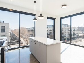 Building Photo - 1400 S Blue Island Ave